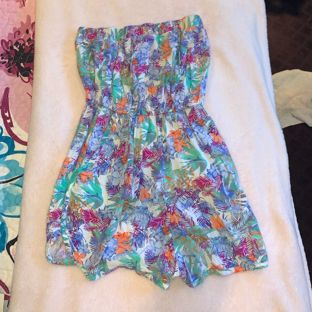 Floral strapless romper